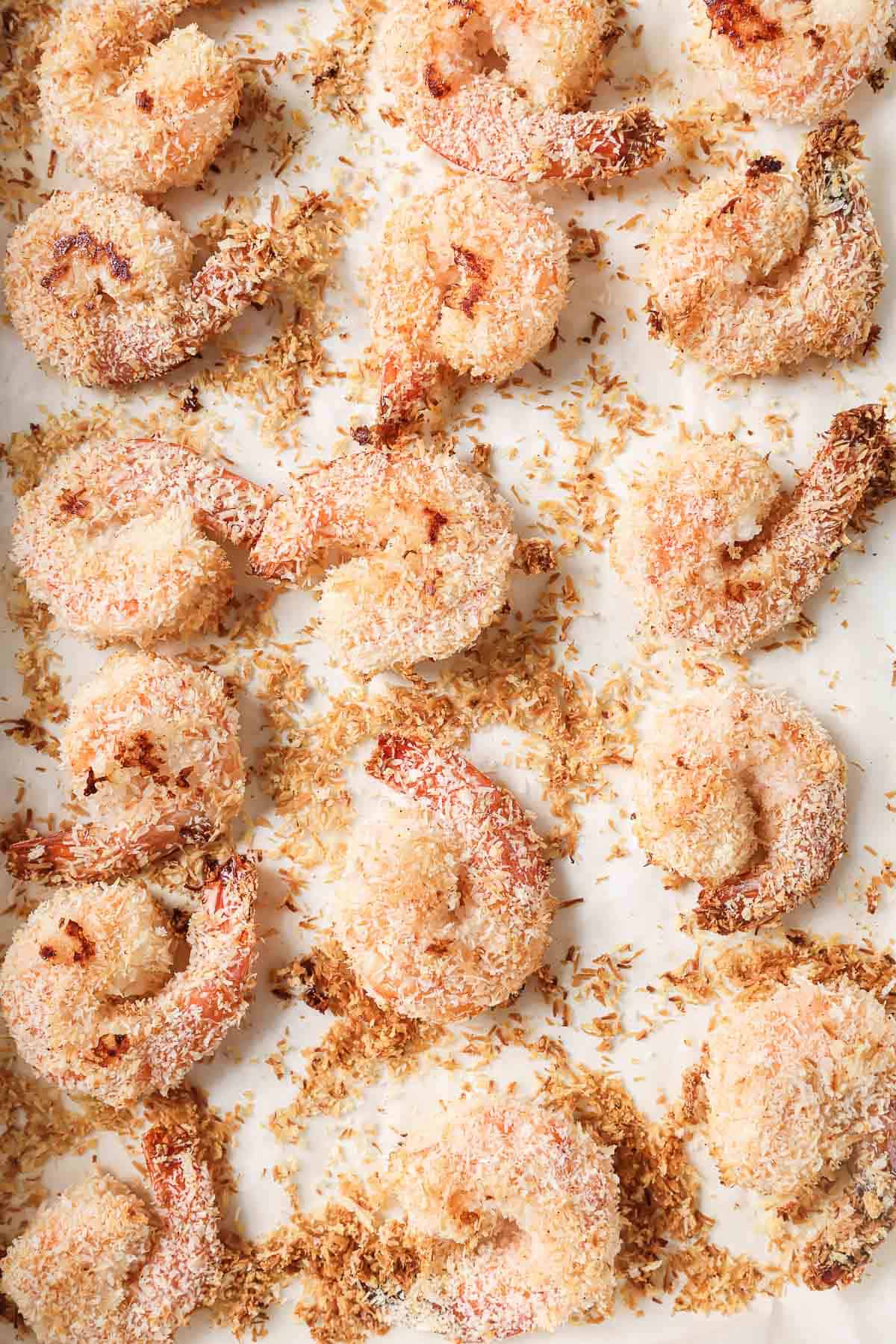 Baked Asian-style shrimp in the baking tray. 