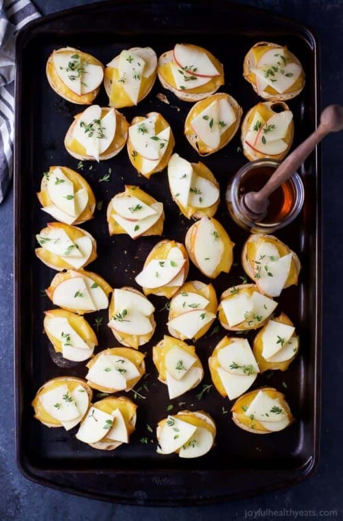 Smoked Gouda & Apple Crostini drizzled with Honey - an easy holiday appetizer with only 5 ingredients! This crostini hits all the high notes - sweet, salty, savory and crunchy! (and freakin delicious)