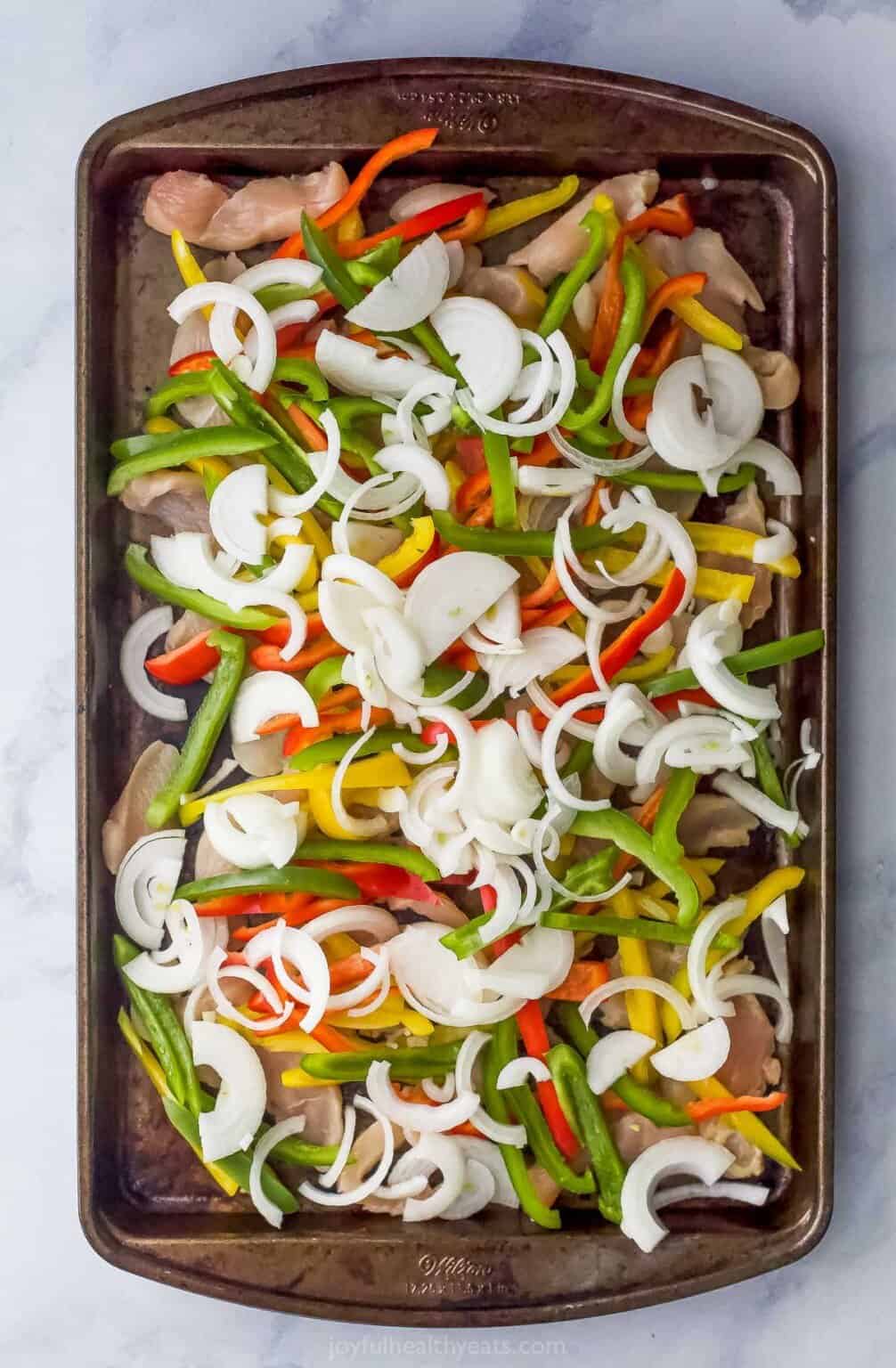 Easy Sheet Pan Chicken Fajitas l Joyful Healthy Eats